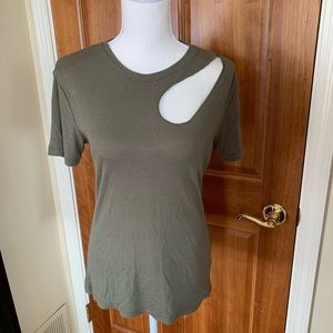 ROCK & REPUBLIC green shirt with open design. M